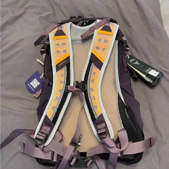 Osprey Hikelite 18 Purple and Orange Backpack